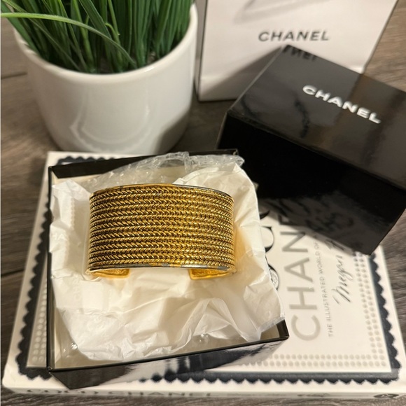 Chanel Vintage Gold Textured CC Logo Cuff Bracelet - Picture 1 of 10